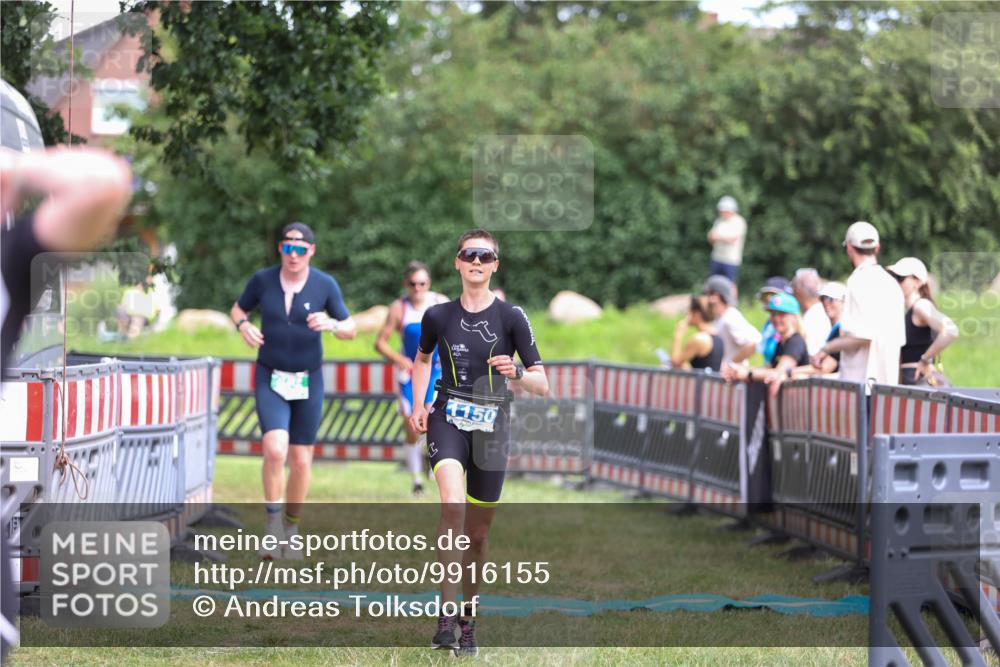 21.06.2026 - 29. Vierlanden-Triathlon Andreas Tolksdorf http://msf.ph/oto/9916155 21.06.2026 14:15:25 Ziel 158, 662, 1150 meine-sportfotos.de
