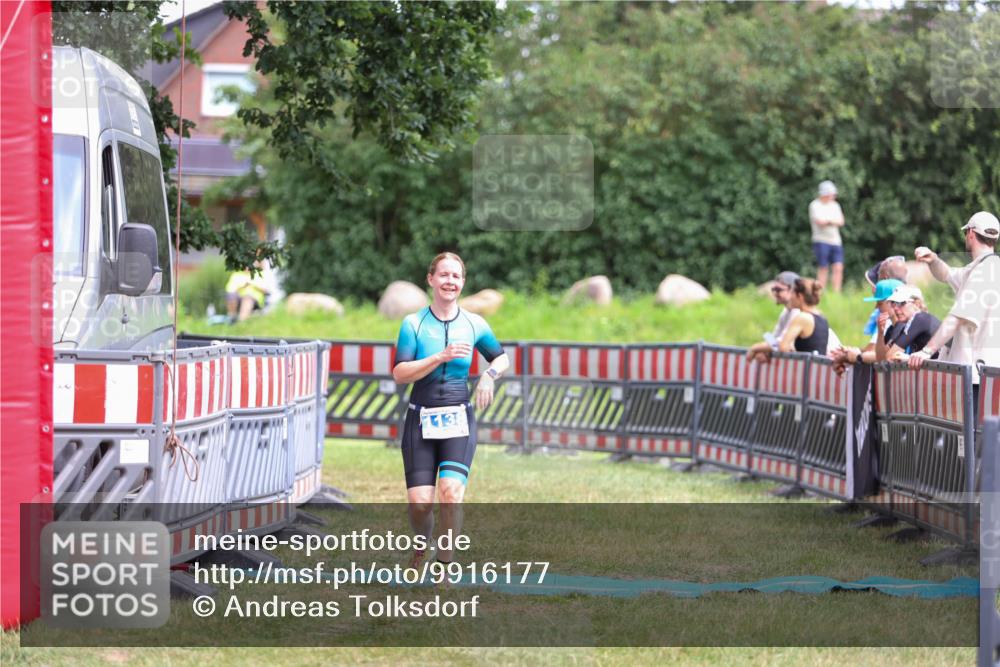 21.06.2026 - 29. Vierlanden-Triathlon Andreas Tolksdorf http://msf.ph/oto/9916177 21.06.2026 14:16:07 Ziel 232, 1138 meine-sportfotos.de