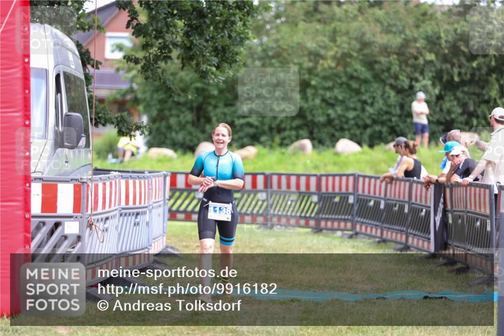 21.06.2026 - 29. Vierlanden-Triathlon Andreas Tolksdorf http://msf.ph/oto/9916182 21.06.2026 14:16:07 Ziel 232, 1138 meine-sportfotos.de