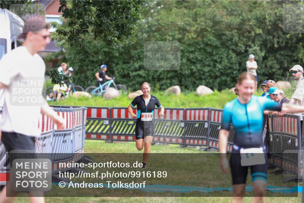 21.06.2026 - 29. Vierlanden-Triathlon Andreas Tolksdorf http://msf.ph/oto/9916189 21.06.2026 14:16:13 Ziel 232 meine-sportfotos.de
