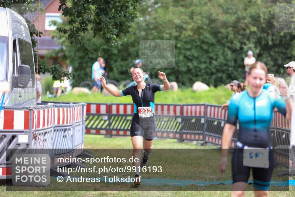 21.06.2026 - 29. Vierlanden-Triathlon Andreas Tolksdorf http://msf.ph/oto/9916193 21.06.2026 14:16:14 Ziel 232 meine-sportfotos.de