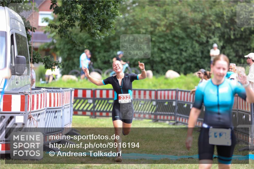 21.06.2026 - 29. Vierlanden-Triathlon Andreas Tolksdorf http://msf.ph/oto/9916194 21.06.2026 14:16:14 Ziel 232 meine-sportfotos.de