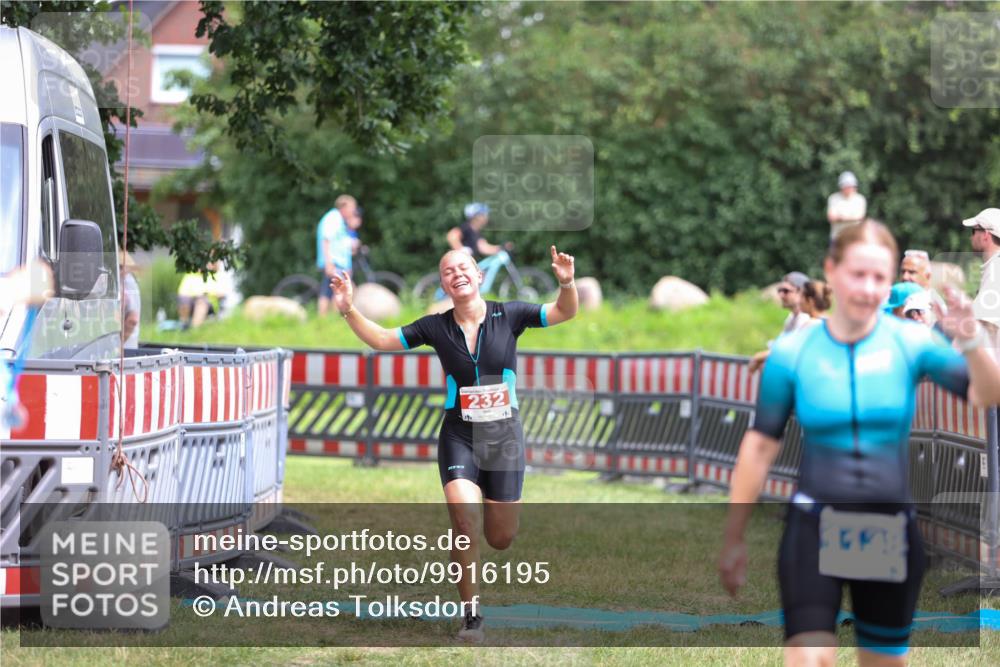 21.06.2026 - 29. Vierlanden-Triathlon Andreas Tolksdorf http://msf.ph/oto/9916195 21.06.2026 14:16:14 Ziel 232 meine-sportfotos.de
