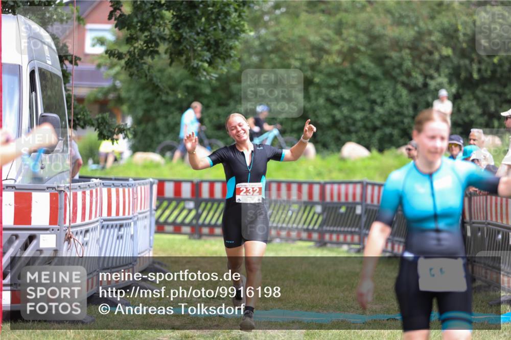 21.06.2026 - 29. Vierlanden-Triathlon Andreas Tolksdorf http://msf.ph/oto/9916198 21.06.2026 14:16:15 Ziel 232 meine-sportfotos.de