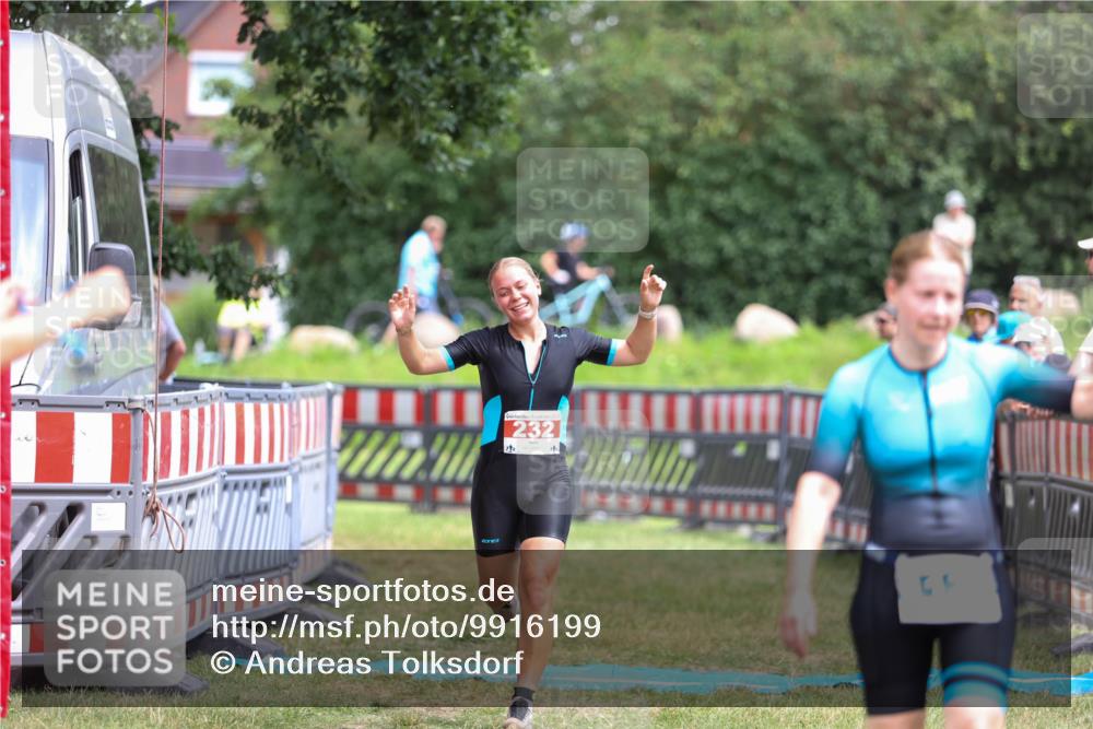 21.06.2026 - 29. Vierlanden-Triathlon Andreas Tolksdorf http://msf.ph/oto/9916199 21.06.2026 14:16:15 Ziel 232 meine-sportfotos.de