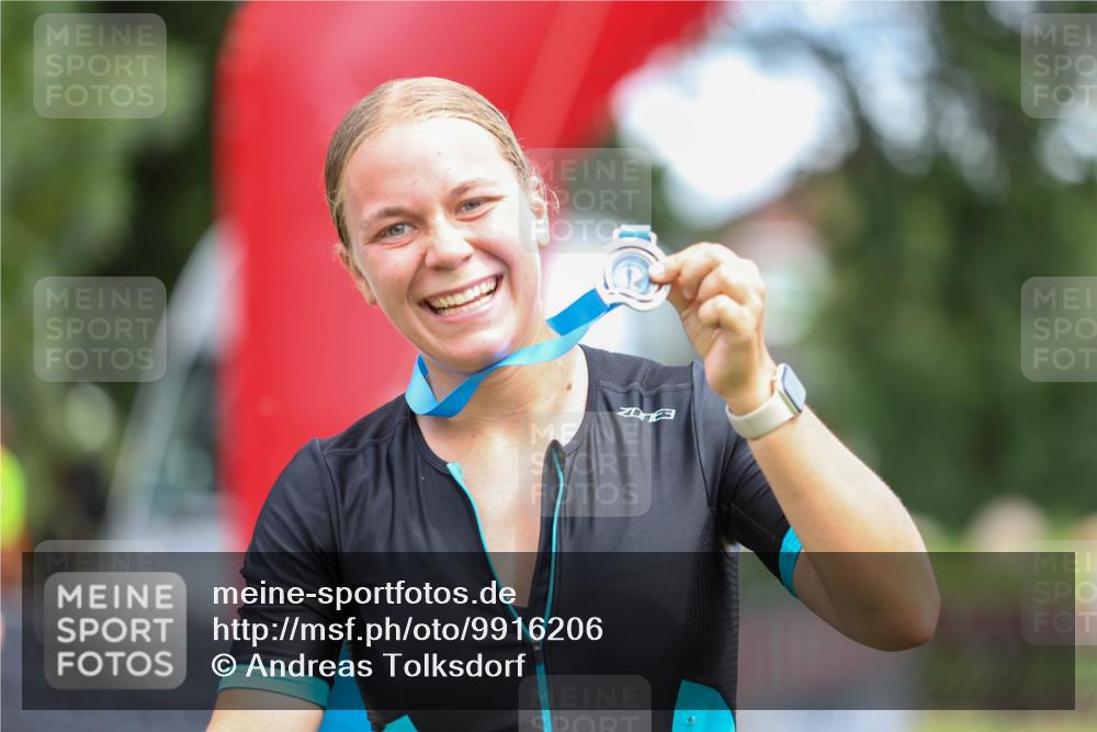 21.06.2026 - 29. Vierlanden-Triathlon Andreas Tolksdorf http://msf.ph/oto/9916206 21.06.2026 14:16:25 Ziel 1147 meine-sportfotos.de
