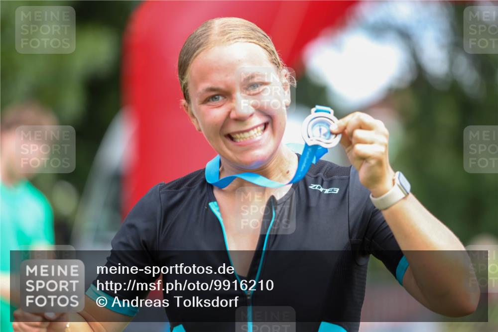 21.06.2026 - 29. Vierlanden-Triathlon Andreas Tolksdorf http://msf.ph/oto/9916210 21.06.2026 14:16:26 Ziel 830, 1147 meine-sportfotos.de