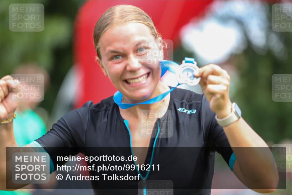 21.06.2026 - 29. Vierlanden-Triathlon Andreas Tolksdorf http://msf.ph/oto/9916211 21.06.2026 14:16:26 Ziel 830, 1147 meine-sportfotos.de