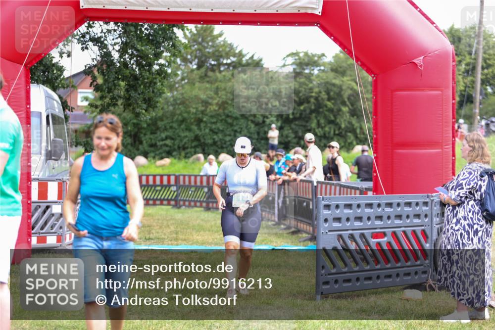 21.06.2026 - 29. Vierlanden-Triathlon Andreas Tolksdorf http://msf.ph/oto/9916213 21.06.2026 14:16:30 Ziel 830, 1144, 1147 meine-sportfotos.de