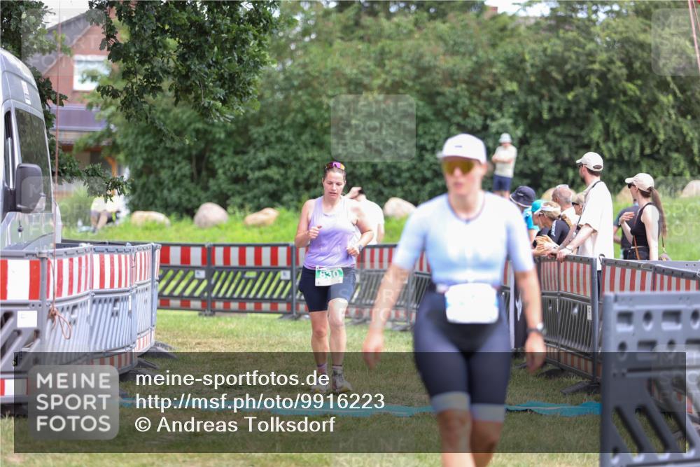 21.06.2026 - 29. Vierlanden-Triathlon Andreas Tolksdorf http://msf.ph/oto/9916223 21.06.2026 14:16:36 Ziel 830, 1144 meine-sportfotos.de