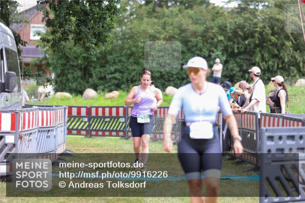 21.06.2026 - 29. Vierlanden-Triathlon Andreas Tolksdorf http://msf.ph/oto/9916226 21.06.2026 14:16:36 Ziel 830, 1144 meine-sportfotos.de
