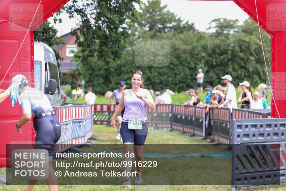 21.06.2026 - 29. Vierlanden-Triathlon Andreas Tolksdorf http://msf.ph/oto/9916229 21.06.2026 14:16:40 Ziel 830, 1111, 1144 meine-sportfotos.de