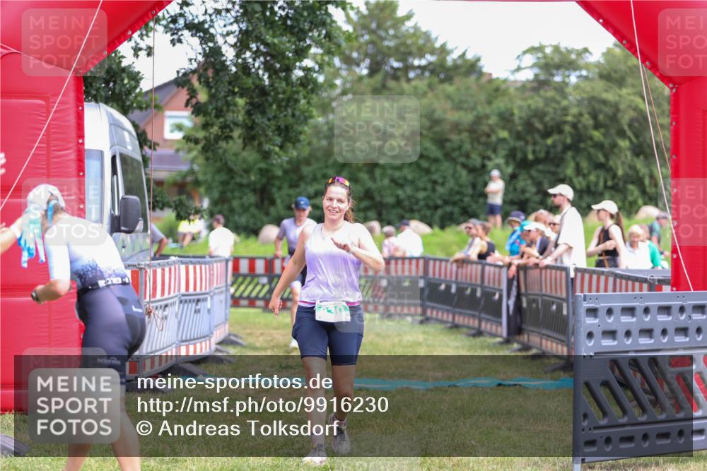 21.06.2026 - 29. Vierlanden-Triathlon Andreas Tolksdorf http://msf.ph/oto/9916230 21.06.2026 14:16:40 Ziel 830, 1111, 1144 meine-sportfotos.de