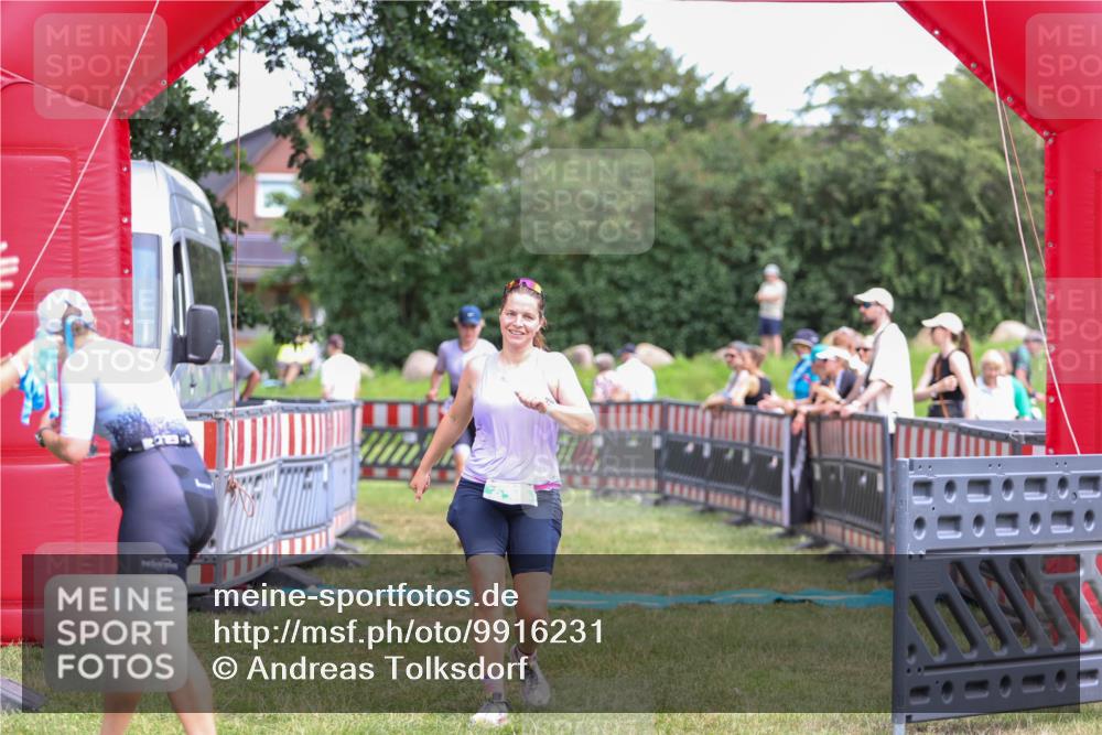 21.06.2026 - 29. Vierlanden-Triathlon Andreas Tolksdorf http://msf.ph/oto/9916231 21.06.2026 14:16:40 Ziel 830, 1111, 1144 meine-sportfotos.de