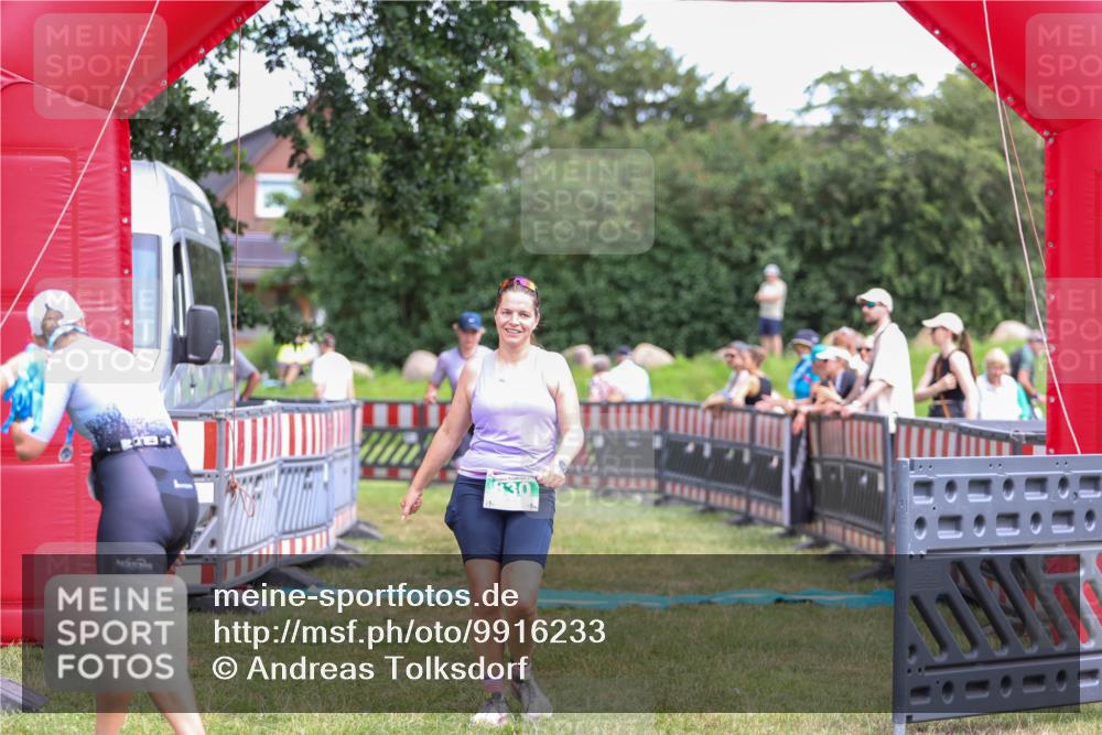 21.06.2026 - 29. Vierlanden-Triathlon Andreas Tolksdorf http://msf.ph/oto/9916233 21.06.2026 14:16:40 Ziel 830, 1111, 1144 meine-sportfotos.de