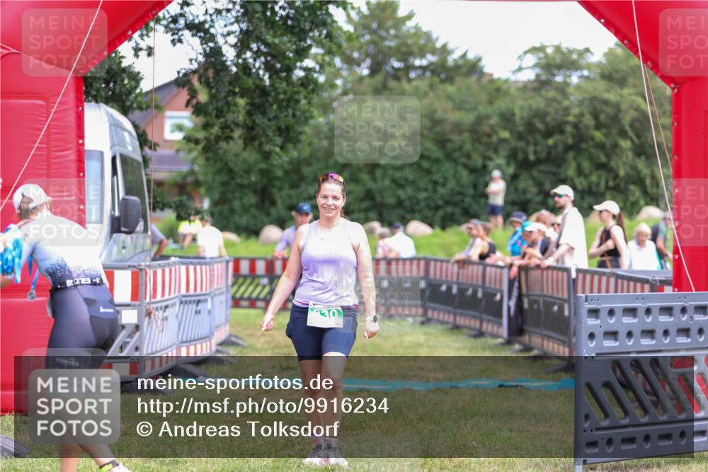 21.06.2026 - 29. Vierlanden-Triathlon Andreas Tolksdorf http://msf.ph/oto/9916234 21.06.2026 14:16:40 Ziel 830, 1111, 1144 meine-sportfotos.de
