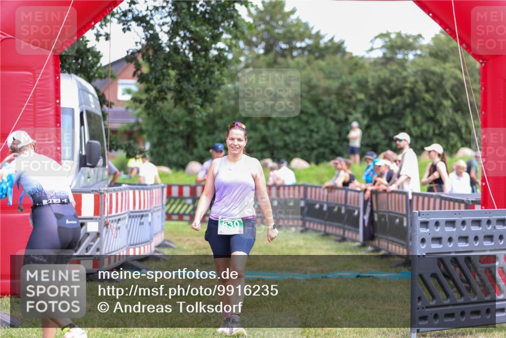21.06.2026 - 29. Vierlanden-Triathlon Andreas Tolksdorf http://msf.ph/oto/9916235 21.06.2026 14:16:40 Ziel 830, 1111, 1144 meine-sportfotos.de