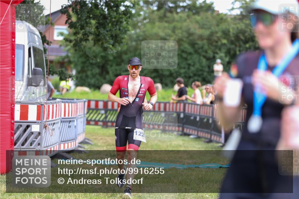 21.06.2026 - 29. Vierlanden-Triathlon Andreas Tolksdorf http://msf.ph/oto/9916255 21.06.2026 14:17:04 Ziel 850, 1129, 1155, 1220 meine-sportfotos.de