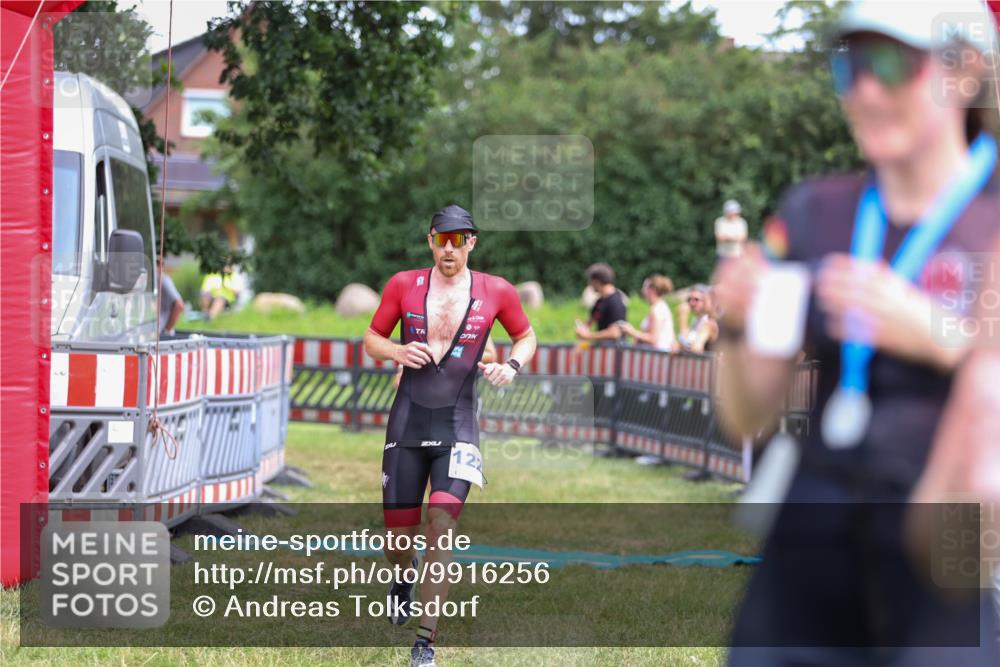 21.06.2026 - 29. Vierlanden-Triathlon Andreas Tolksdorf http://msf.ph/oto/9916256 21.06.2026 14:17:04 Ziel 850, 1129, 1155, 1220 meine-sportfotos.de