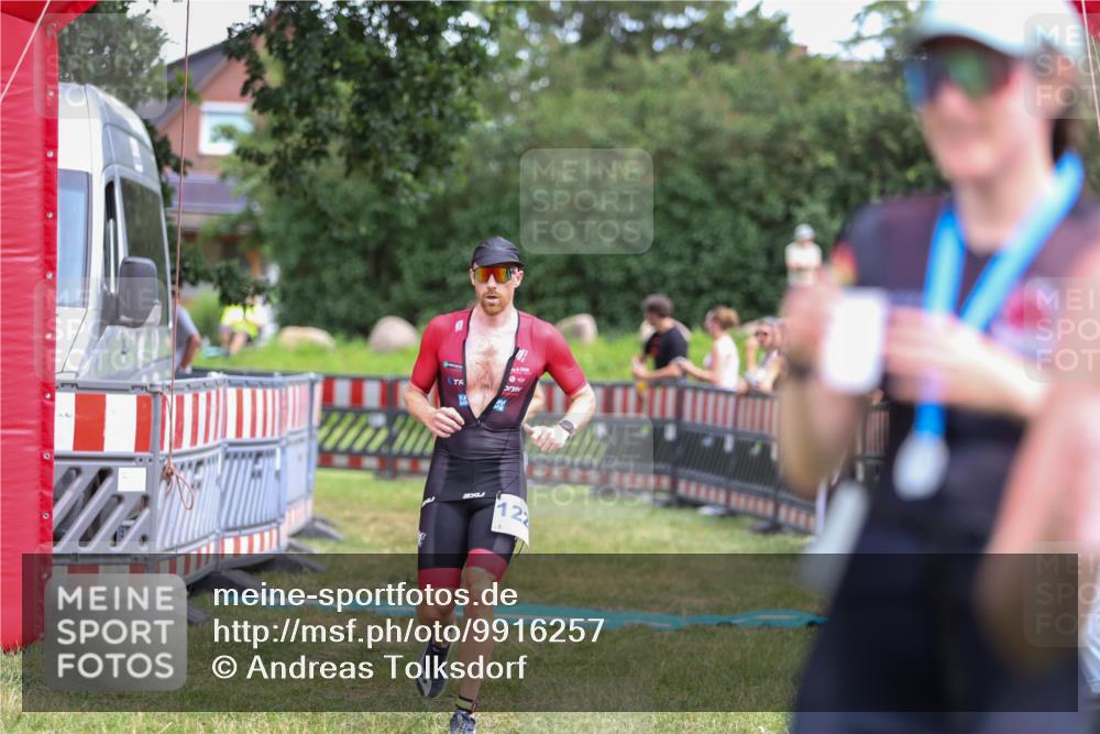 21.06.2026 - 29. Vierlanden-Triathlon Andreas Tolksdorf http://msf.ph/oto/9916257 21.06.2026 14:17:04 Ziel 850, 1129, 1155, 1220 meine-sportfotos.de