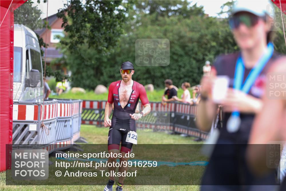 21.06.2026 - 29. Vierlanden-Triathlon Andreas Tolksdorf http://msf.ph/oto/9916259 21.06.2026 14:17:04 Ziel 850, 1129, 1155, 1220 meine-sportfotos.de