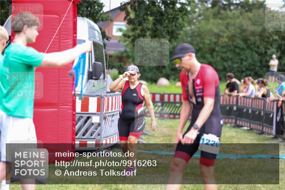 21.06.2026 - 29. Vierlanden-Triathlon Andreas Tolksdorf http://msf.ph/oto/9916263 21.06.2026 14:17:08 Ziel 89, 850, 1129, 1155, 1173 meine-sportfotos.de