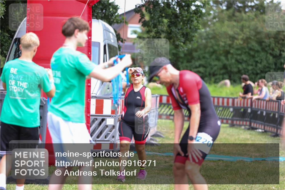 21.06.2026 - 29. Vierlanden-Triathlon Andreas Tolksdorf http://msf.ph/oto/9916271 21.06.2026 14:17:08 Ziel 89, 850, 1129, 1155, 1173 meine-sportfotos.de