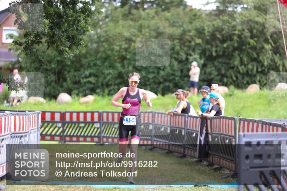 21.06.2026 - 29. Vierlanden-Triathlon Andreas Tolksdorf http://msf.ph/oto/9916282 21.06.2026 14:17:53 Ziel 1154 meine-sportfotos.de