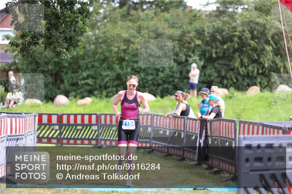 21.06.2026 - 29. Vierlanden-Triathlon Andreas Tolksdorf http://msf.ph/oto/9916284 21.06.2026 14:17:53 Ziel 1154 meine-sportfotos.de
