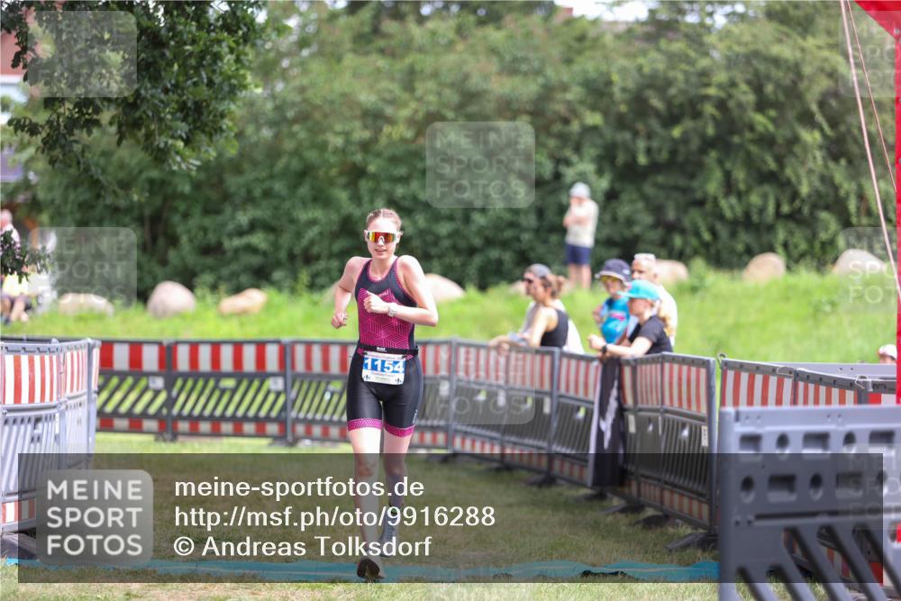 21.06.2026 - 29. Vierlanden-Triathlon Andreas Tolksdorf http://msf.ph/oto/9916288 21.06.2026 14:17:53 Ziel 1154 meine-sportfotos.de