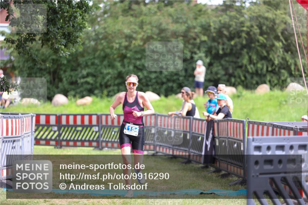 21.06.2026 - 29. Vierlanden-Triathlon Andreas Tolksdorf http://msf.ph/oto/9916290 21.06.2026 14:17:53 Ziel 1154 meine-sportfotos.de