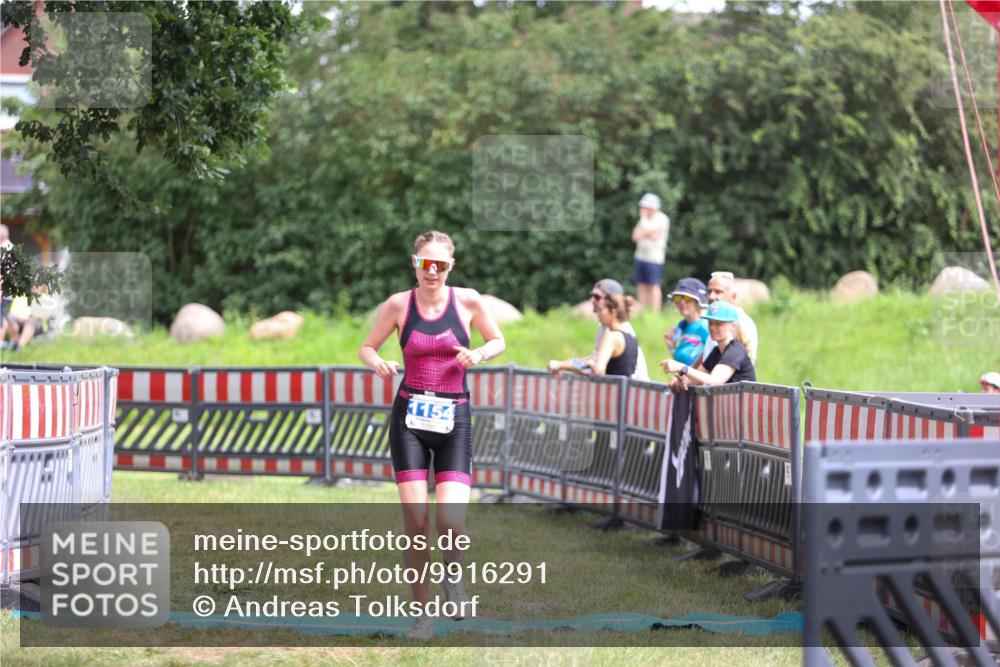 21.06.2026 - 29. Vierlanden-Triathlon Andreas Tolksdorf http://msf.ph/oto/9916291 21.06.2026 14:17:53 Ziel 1154 meine-sportfotos.de