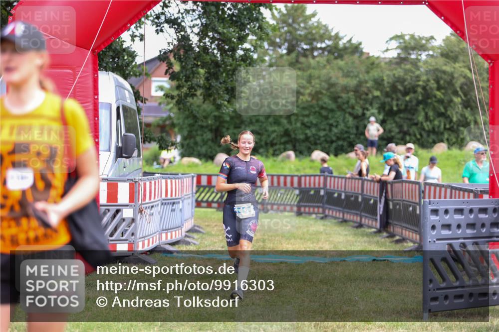 21.06.2026 - 29. Vierlanden-Triathlon Andreas Tolksdorf http://msf.ph/oto/9916303 21.06.2026 14:18:14 Ziel 1164 meine-sportfotos.de