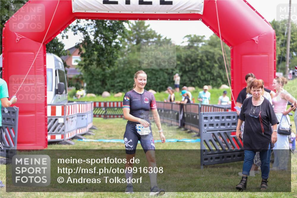 21.06.2026 - 29. Vierlanden-Triathlon Andreas Tolksdorf http://msf.ph/oto/9916308 21.06.2026 14:18:17 Ziel 1164 meine-sportfotos.de