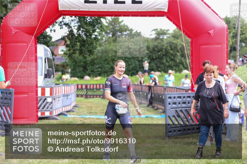 21.06.2026 - 29. Vierlanden-Triathlon Andreas Tolksdorf http://msf.ph/oto/9916310 21.06.2026 14:18:17 Ziel 1164 meine-sportfotos.de