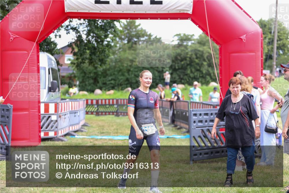 21.06.2026 - 29. Vierlanden-Triathlon Andreas Tolksdorf http://msf.ph/oto/9916313 21.06.2026 14:18:17 Ziel 1164 meine-sportfotos.de