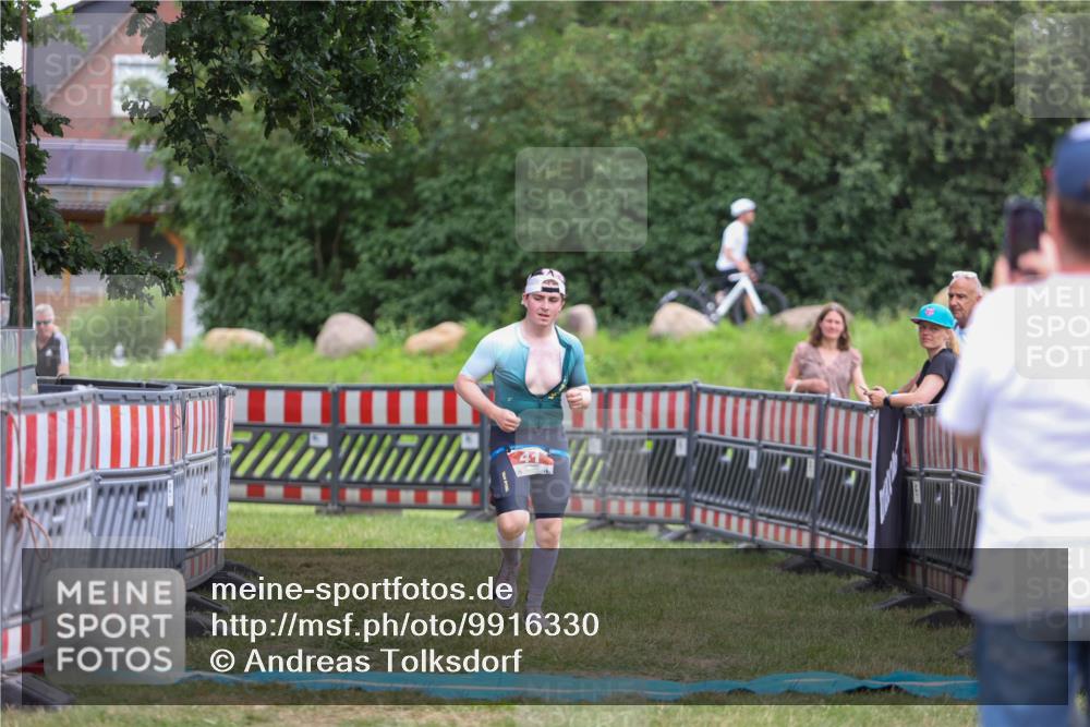 21.06.2026 - 29. Vierlanden-Triathlon Andreas Tolksdorf http://msf.ph/oto/9916330 21.06.2026 14:29:35 Ziel 41, 1186 meine-sportfotos.de