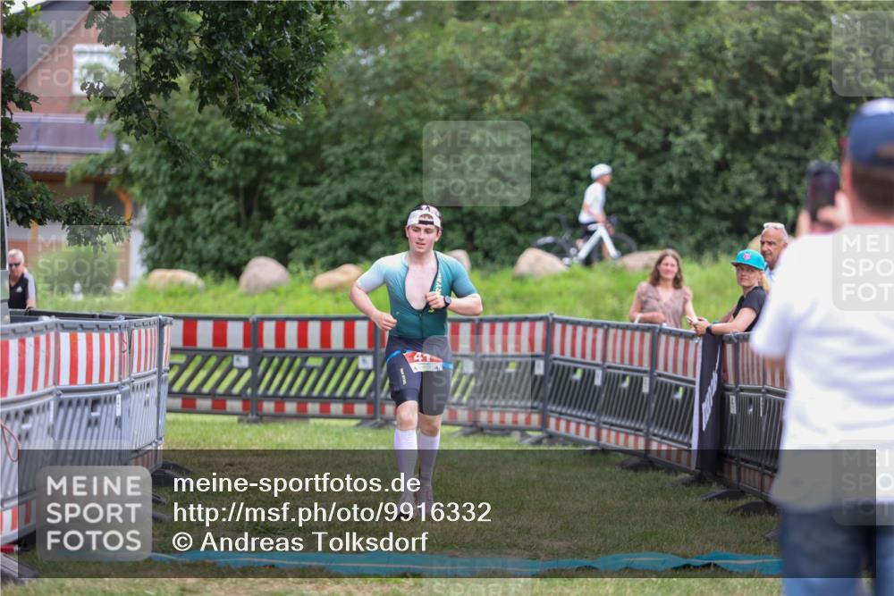 21.06.2026 - 29. Vierlanden-Triathlon Andreas Tolksdorf http://msf.ph/oto/9916332 21.06.2026 14:29:35 Ziel 41, 1186 meine-sportfotos.de