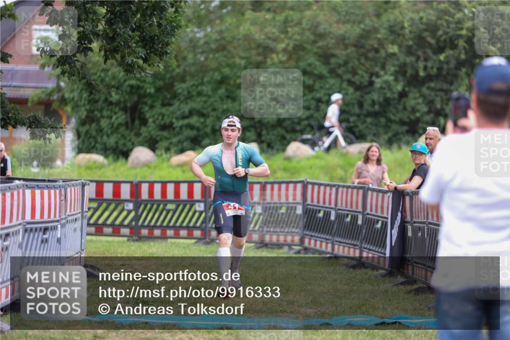 21.06.2026 - 29. Vierlanden-Triathlon Andreas Tolksdorf http://msf.ph/oto/9916333 21.06.2026 14:29:35 Ziel 41, 1186 meine-sportfotos.de