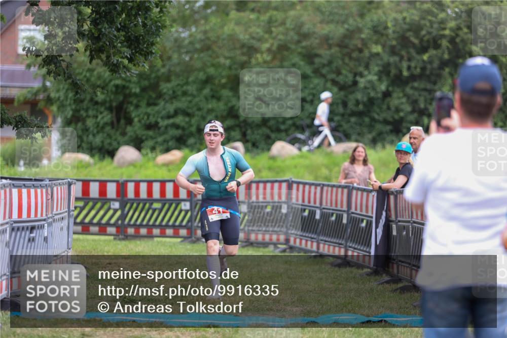 21.06.2026 - 29. Vierlanden-Triathlon Andreas Tolksdorf http://msf.ph/oto/9916335 21.06.2026 14:29:35 Ziel 41, 1186 meine-sportfotos.de