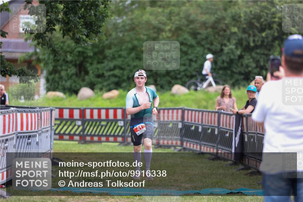 21.06.2026 - 29. Vierlanden-Triathlon Andreas Tolksdorf http://msf.ph/oto/9916338 21.06.2026 14:29:36 Ziel 41, 1186 meine-sportfotos.de