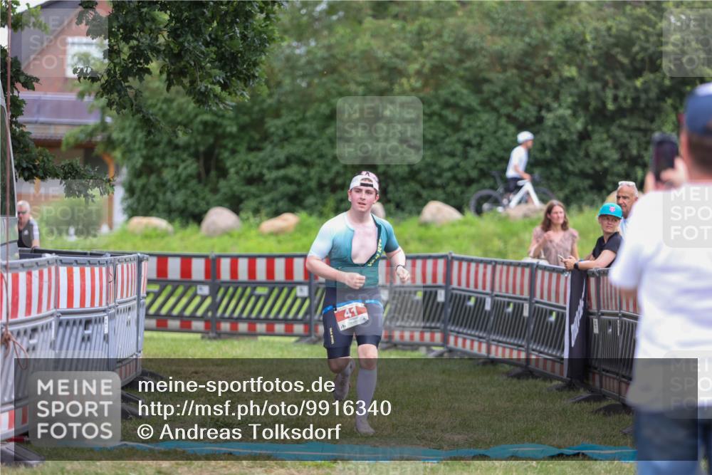 21.06.2026 - 29. Vierlanden-Triathlon Andreas Tolksdorf http://msf.ph/oto/9916340 21.06.2026 14:29:36 Ziel 41, 1186 meine-sportfotos.de