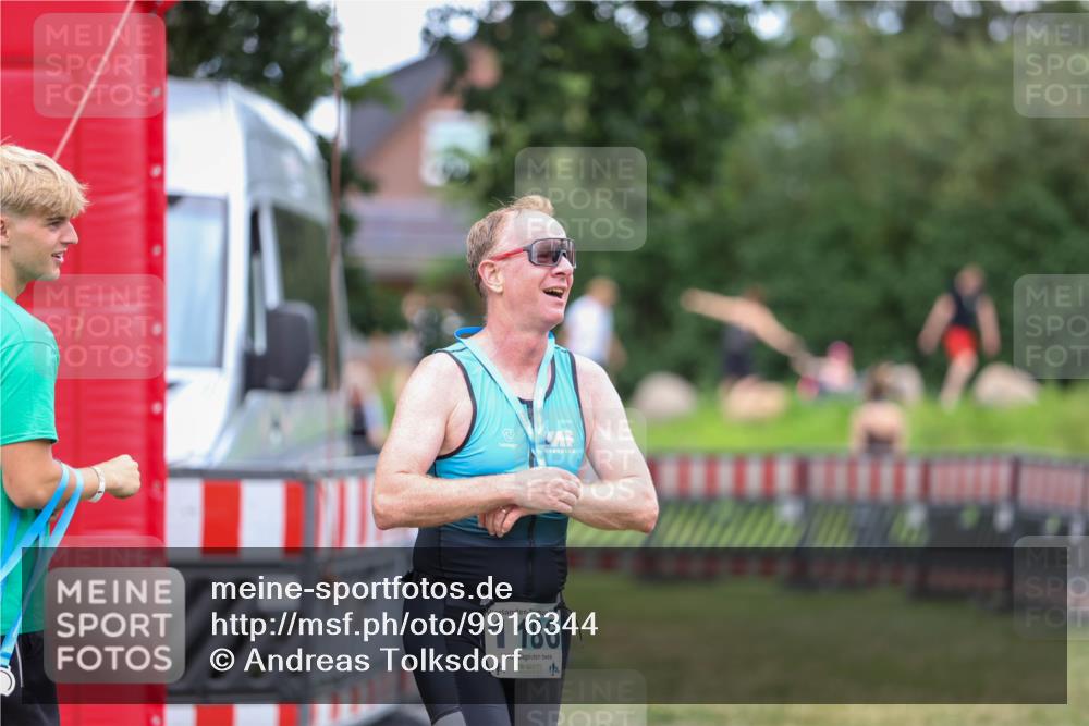 21.06.2026 - 29. Vierlanden-Triathlon Andreas Tolksdorf http://msf.ph/oto/9916344 21.06.2026 14:29:51 Ziel 1186 meine-sportfotos.de