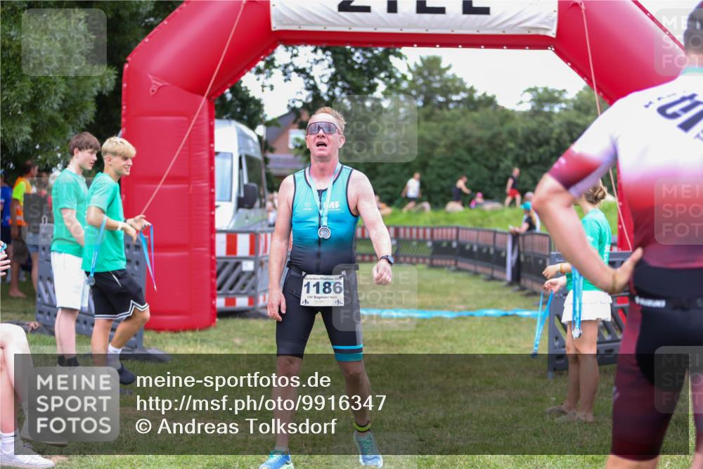 21.06.2026 - 29. Vierlanden-Triathlon Andreas Tolksdorf http://msf.ph/oto/9916347 21.06.2026 14:29:54 Ziel 1152 meine-sportfotos.de