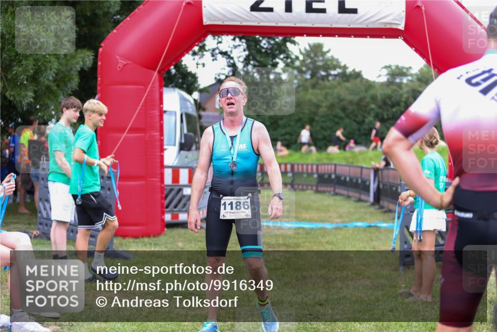 21.06.2026 - 29. Vierlanden-Triathlon Andreas Tolksdorf http://msf.ph/oto/9916349 21.06.2026 14:29:54 Ziel 1152 meine-sportfotos.de