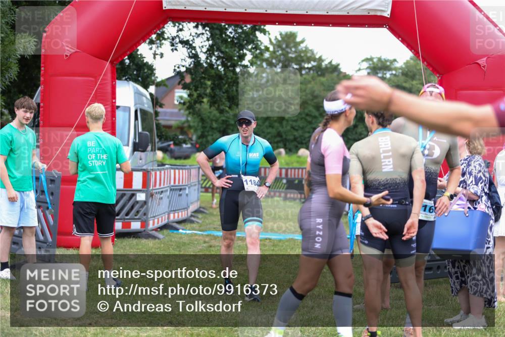 21.06.2026 - 29. Vierlanden-Triathlon Andreas Tolksdorf http://msf.ph/oto/9916373 21.06.2026 14:30:28 Ziel 1137, 1167 meine-sportfotos.de