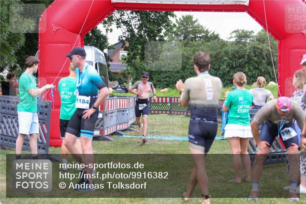 21.06.2026 - 29. Vierlanden-Triathlon Andreas Tolksdorf http://msf.ph/oto/9916382 21.06.2026 14:30:30 Ziel 1137, 1167 meine-sportfotos.de