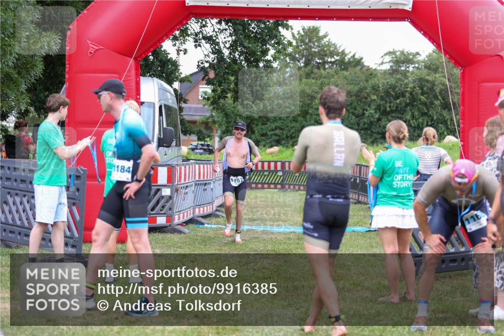 21.06.2026 - 29. Vierlanden-Triathlon Andreas Tolksdorf http://msf.ph/oto/9916385 21.06.2026 14:30:30 Ziel 1137, 1167 meine-sportfotos.de