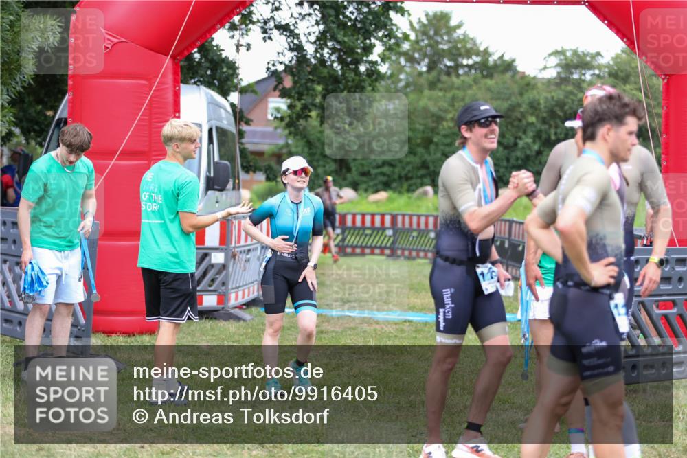 21.06.2026 - 29. Vierlanden-Triathlon Andreas Tolksdorf http://msf.ph/oto/9916405 21.06.2026 14:30:42 Ziel 183, 1137, 1172, 1180 meine-sportfotos.de