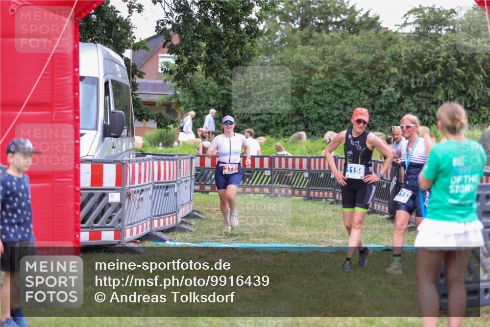 21.06.2026 - 29. Vierlanden-Triathlon Andreas Tolksdorf http://msf.ph/oto/9916439 21.06.2026 14:31:23 Ziel 277 meine-sportfotos.de